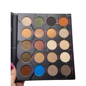 BeeBeauty Bee Beauty Barbarella Eyeshadow Palette (20 Shades) Full-Size NEW NIB
